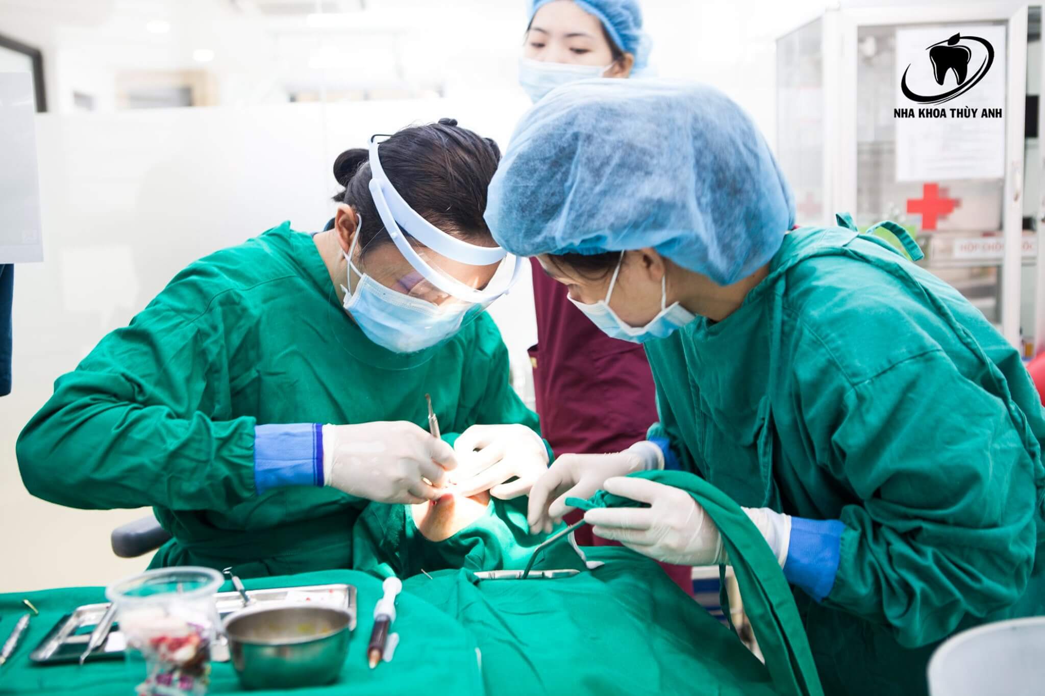 Phẫu thuật cắt lợi có thể xảy ra những biến chứng nào? Nha khoa Thùy Anh