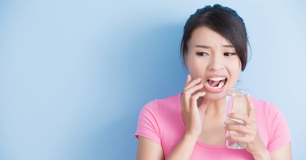 Cách xử lý khi bị ê buốt chân răng an toàn, hiệu quả – nha khoa Thùy Anh