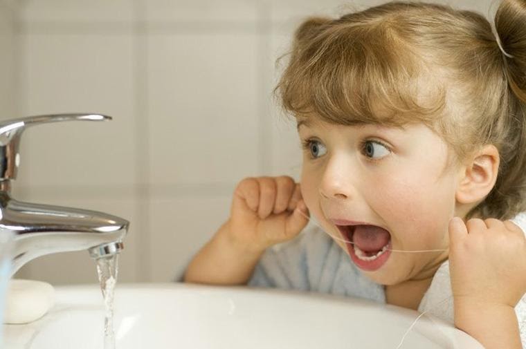 Hướng dẫn bố mẹ cách phòng ngừa sâu răng ở trẻ em – nha khoa Thùy Anh