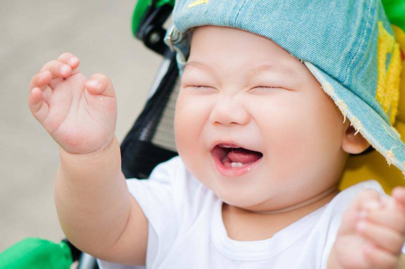 What is the simplest way to clean a 1-year-old\'s oral hygiene?